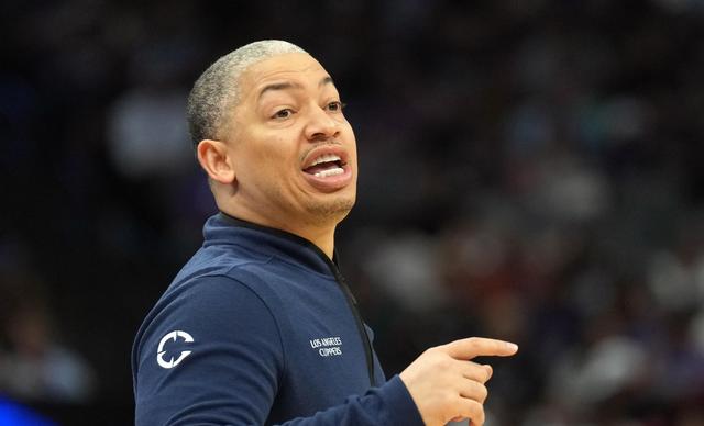 南特威奇联队主场失守,球队气势低迷寻求突破 南特威奇联队主场失守,球队气势低迷寻求突破