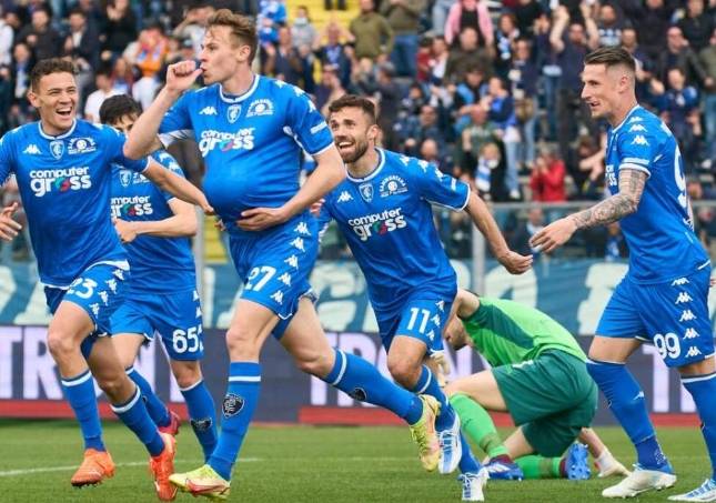 格拉纳达实力不凡,轻松击败对手 格拉纳达实力不凡,轻松击败对手