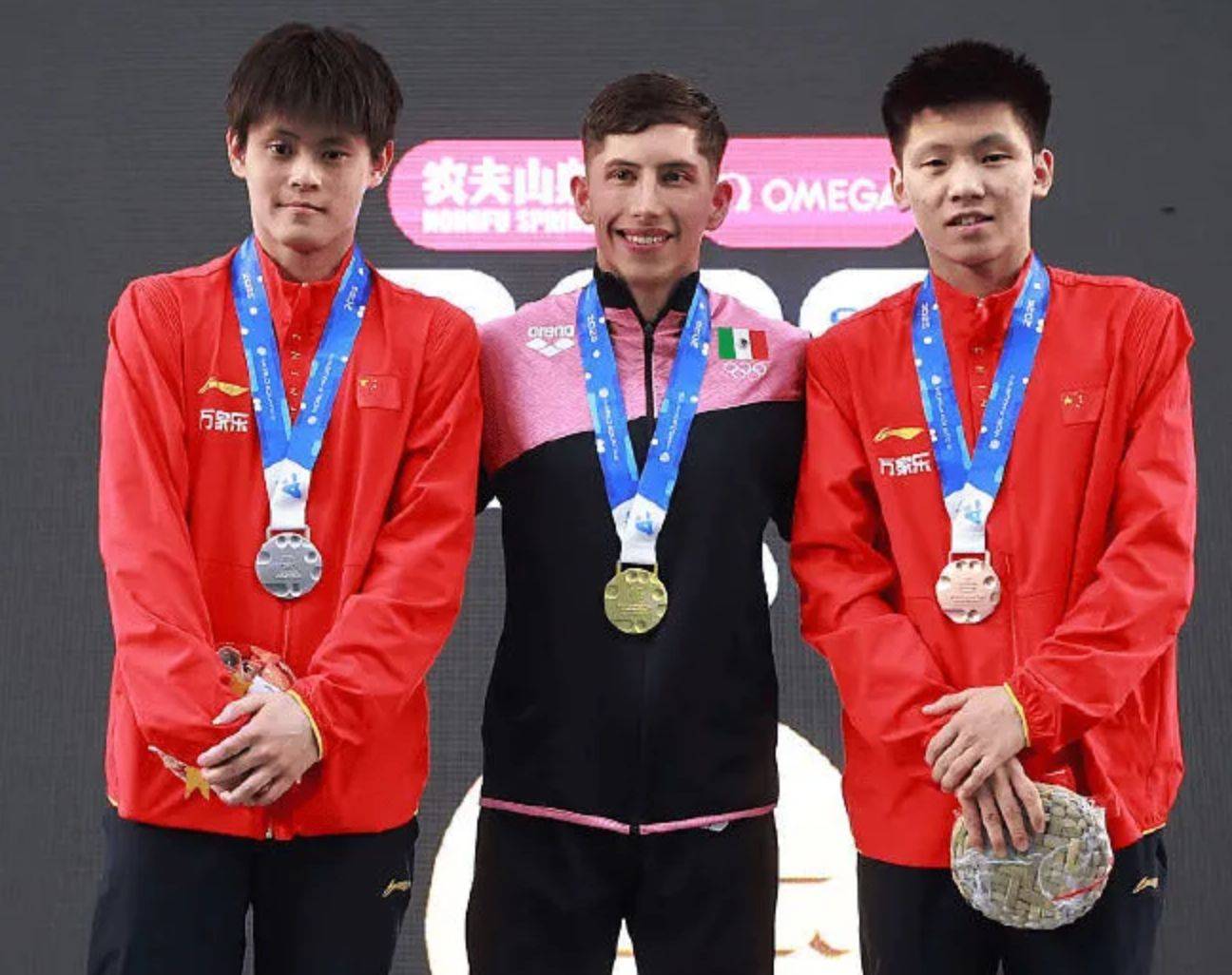 包含跳水决赛中史诗级对决,银牌选手惊险反超的词条 包含跳水决赛中史诗级对决,银牌选手惊险反超的词条