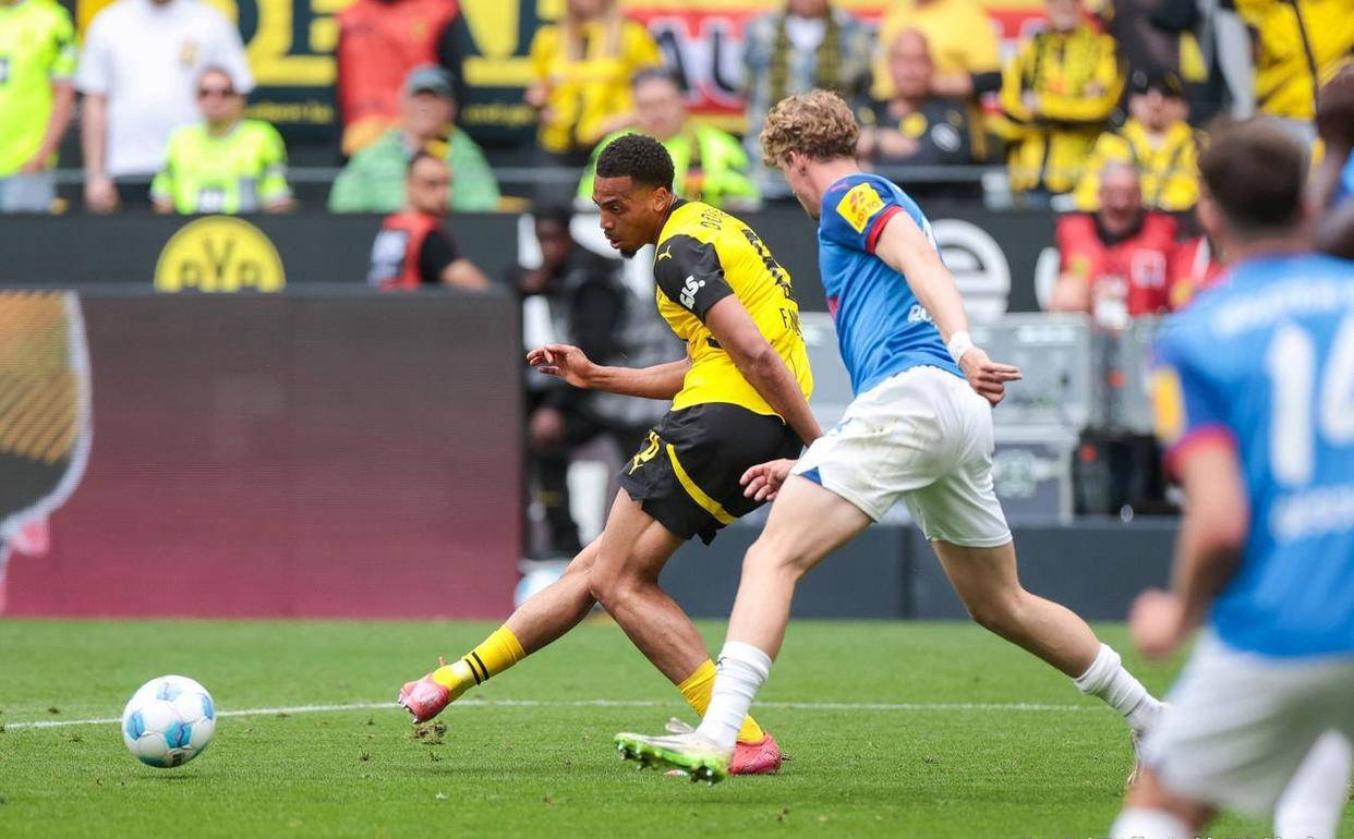 多特蒙德队在比赛中表现出色,赢得关键胜利的简单介绍 多特蒙德队在比赛中表现出色,赢得关键胜利的简单介绍