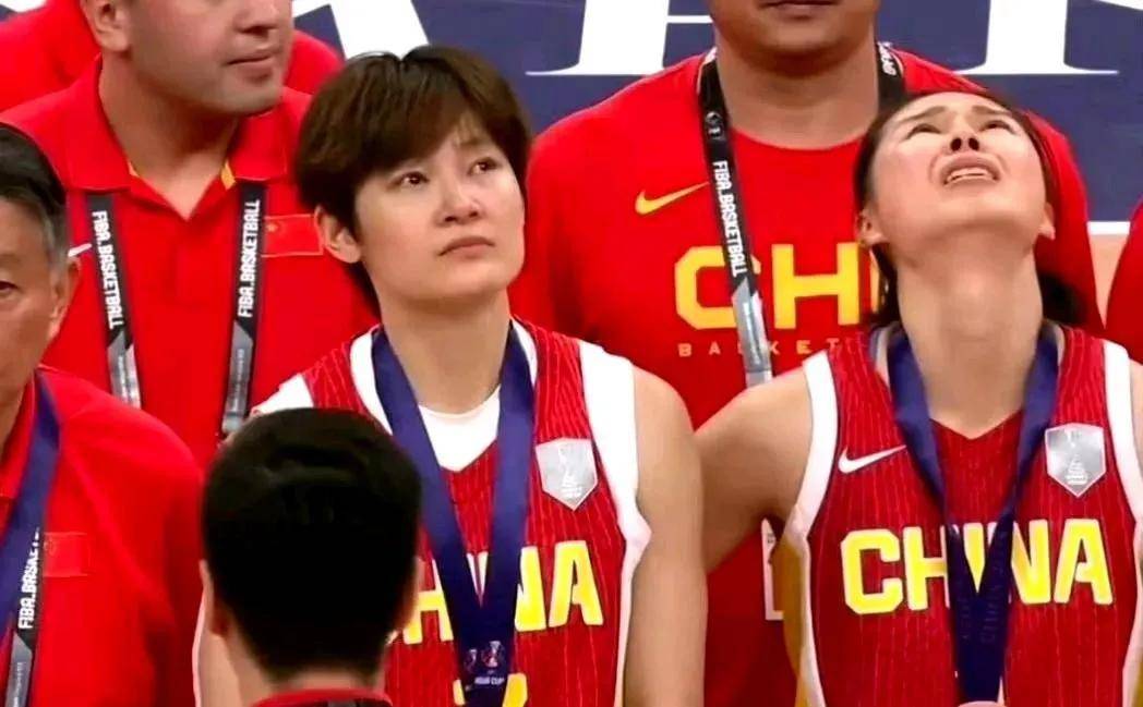 包含澳大利亚女篮不敌捷克，遗憾失去晋级机会的词条