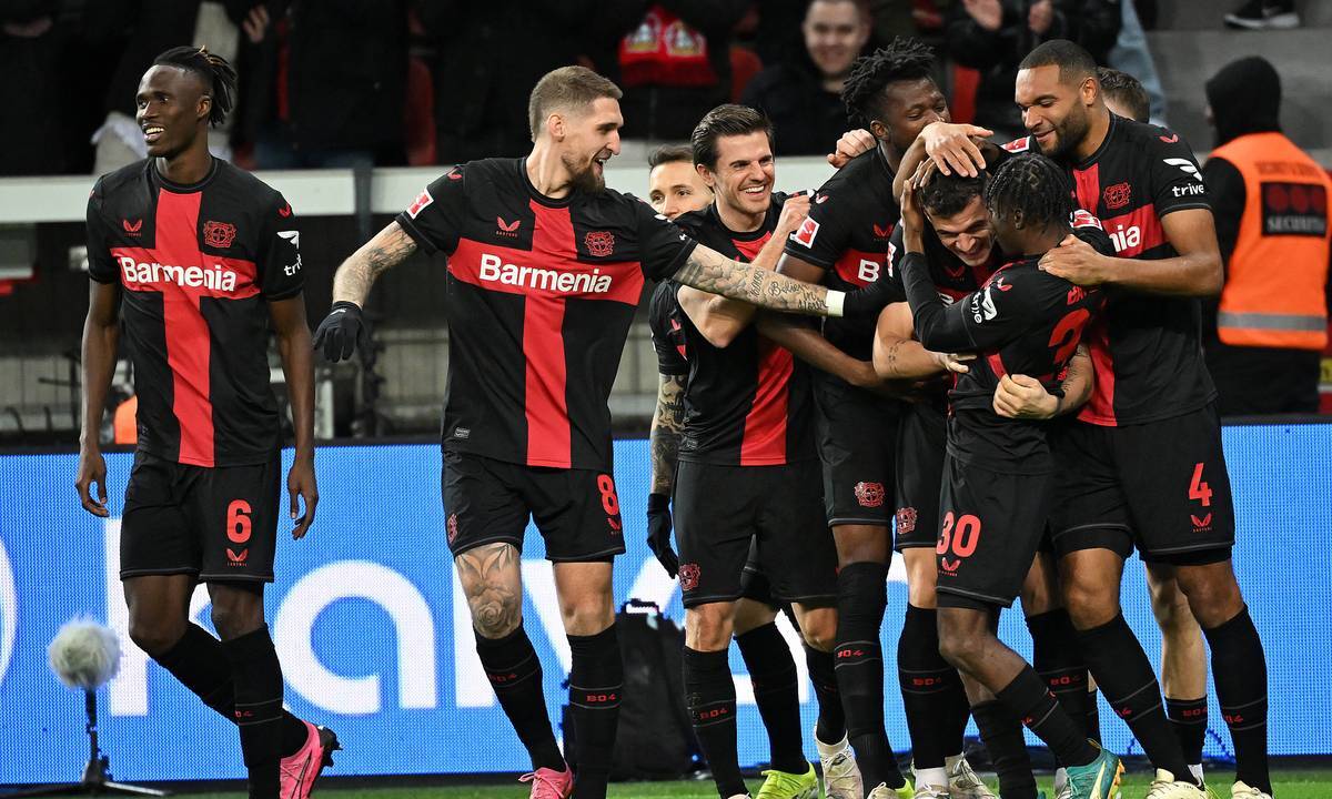 美因茨队球员连续破门，客场全取三分的简单介绍