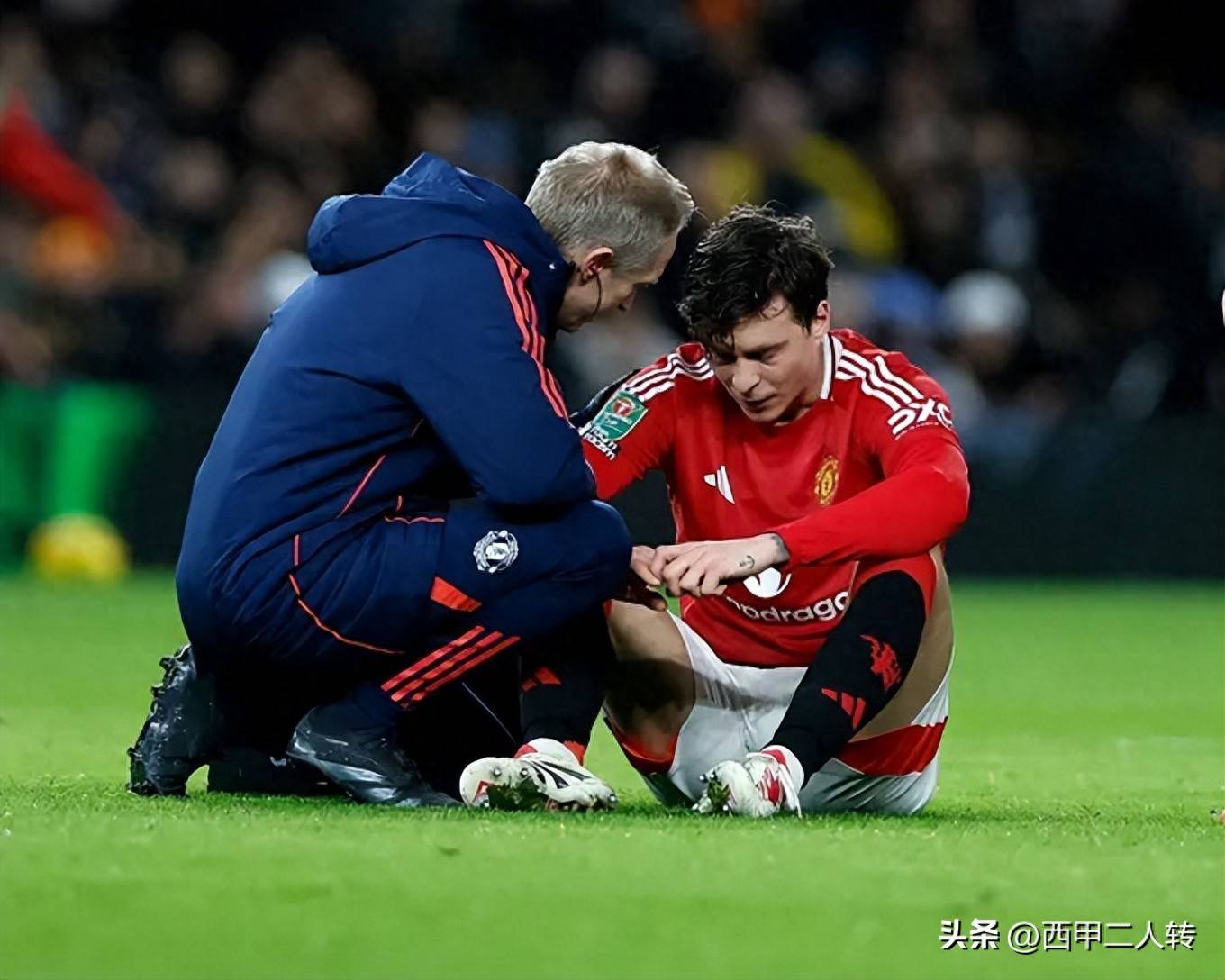 关于曼联后卫因伤缺席下场比赛,队伍备战受影响的信息 关于曼联后卫因伤缺席下场比赛,队伍备战受影响的信息