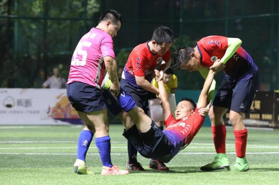 包含现有攻击手线不给力,球队积分遥遥落后的词条 包含现有攻击手线不给力,球队积分遥遥落后的词条