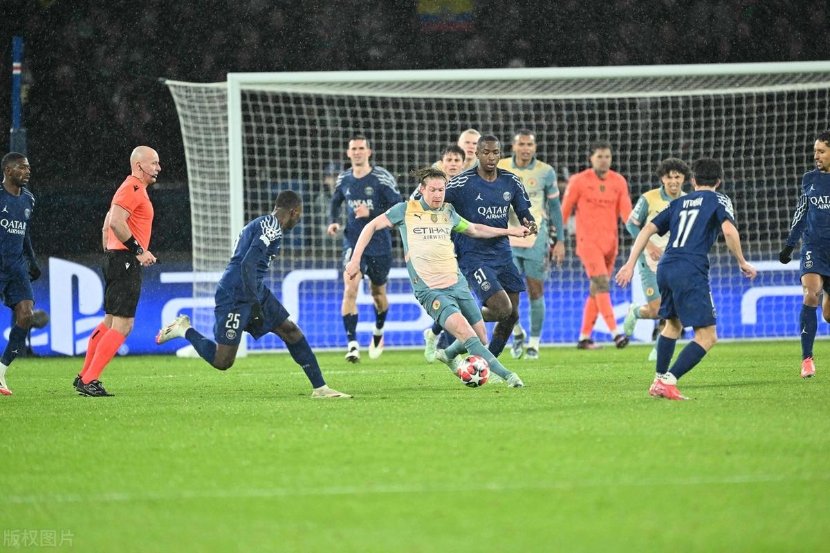 曼城全面占优，客场轻松战胜对手保持领先地位的简单介绍