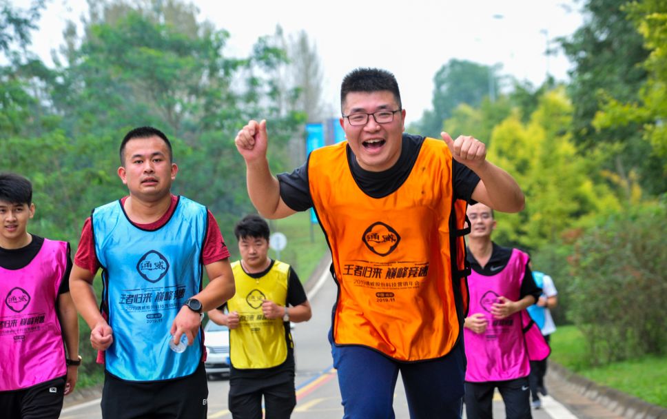 广东队一路领先,江苏队继续奋勇 广东队一路领先,江苏队继续奋勇