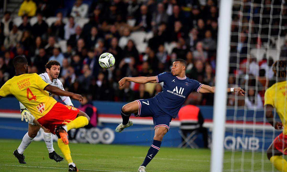 法国联赛：巴黎圣日耳曼大比分战胜里尔的简单介绍