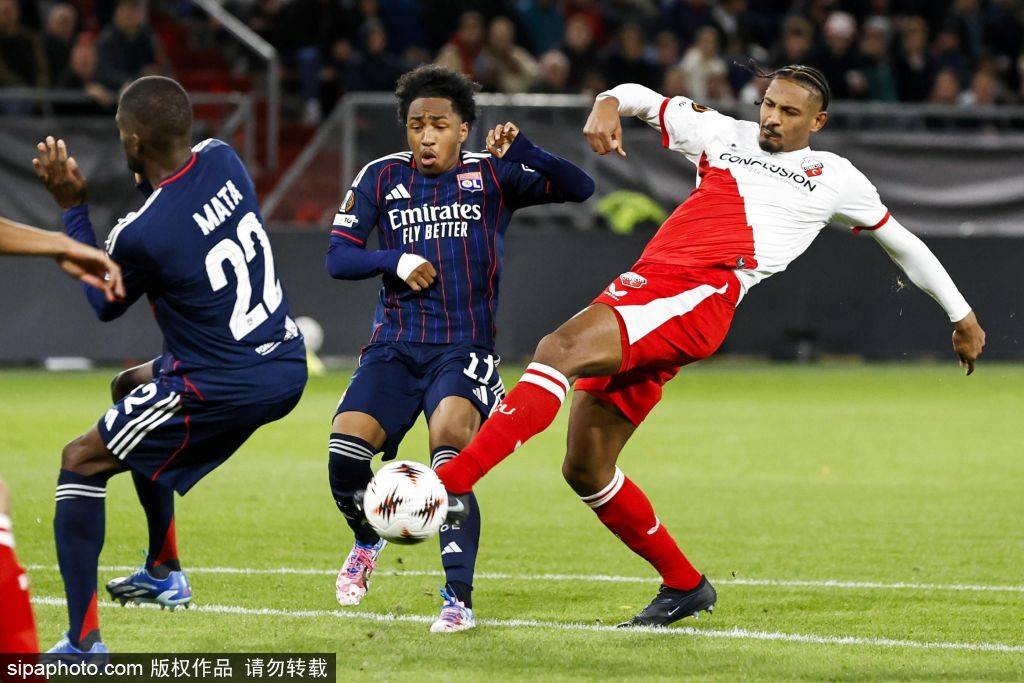 荷兰队球员联手进攻,锁定成功的简单介绍 荷兰队球员联手进攻,锁定成功的简单介绍