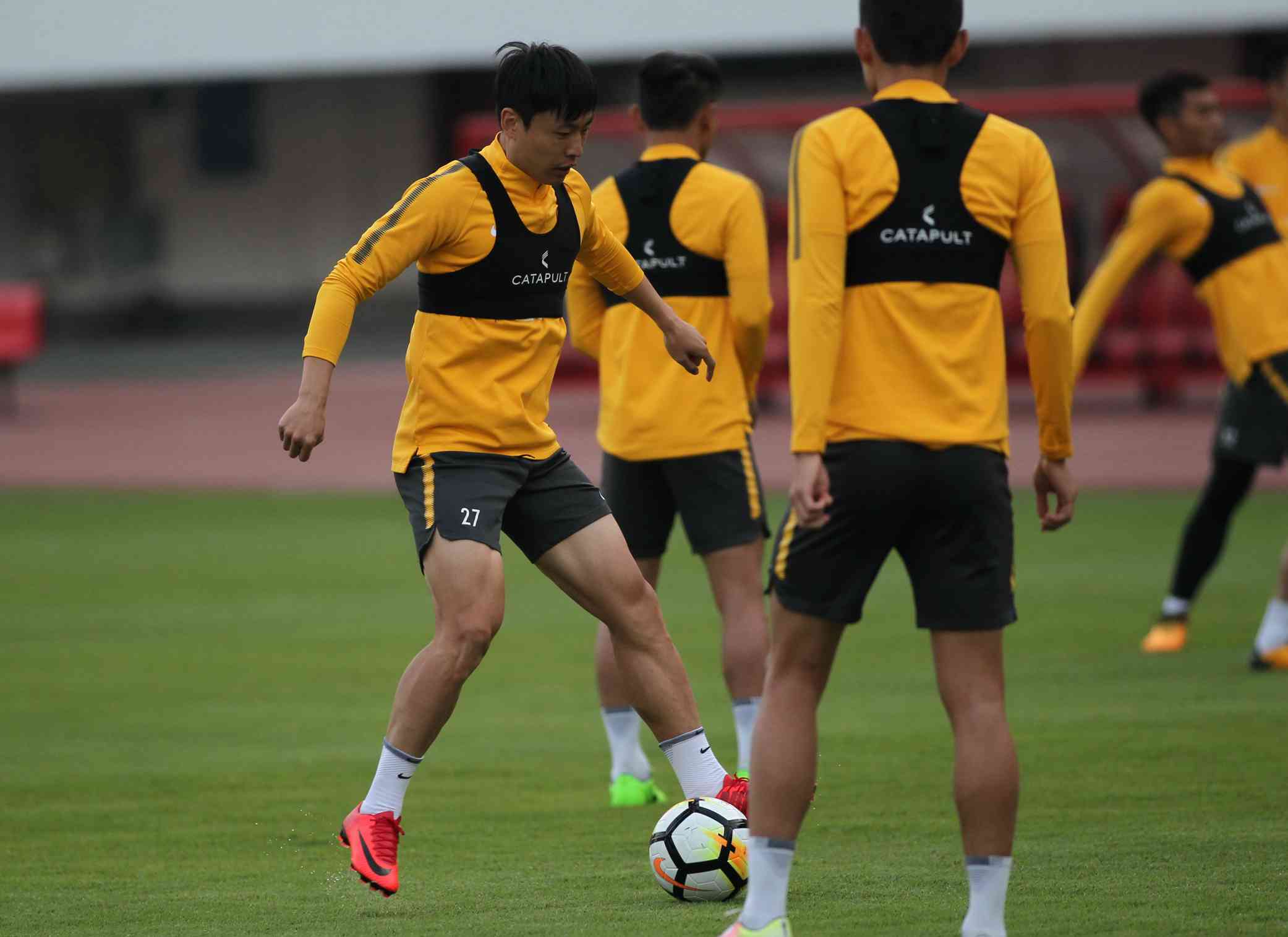 包含热身赛备战:恒大胜富力,为亚冠做准备的词条 包含热身赛备战:恒大胜富力,为亚冠做准备的词条